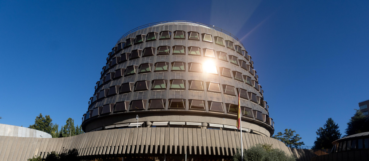 Fachada de la sede del Tribunal Constitucional de España