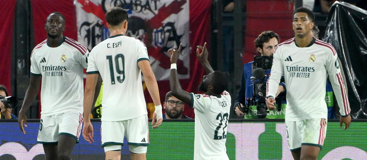Antonio Rüdiger celebra el gol de la victoria frente a la Roma