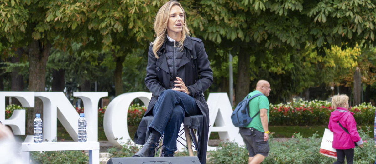 La diputada del Partido Popular Cayetana Álvarez de Toledo participa en un acto de precampaña en Palencia, este sábado