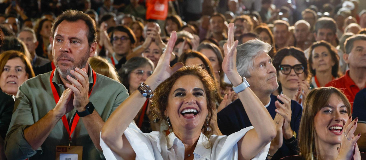 Imagen del Comité Federal de ayer, con los responsables de la subida de impuestos, el desastre en las infraestructuras y el de la invasión de Ceuta en primer plano.