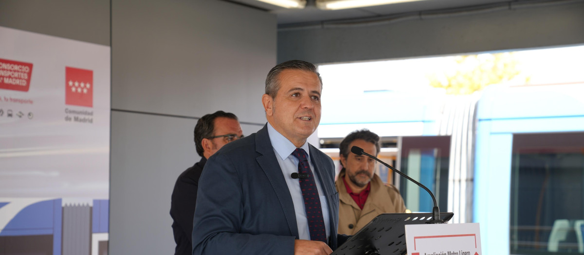 El consejero de Vivienda, Transportes e Infraestructuras, Jorge Rodrigo