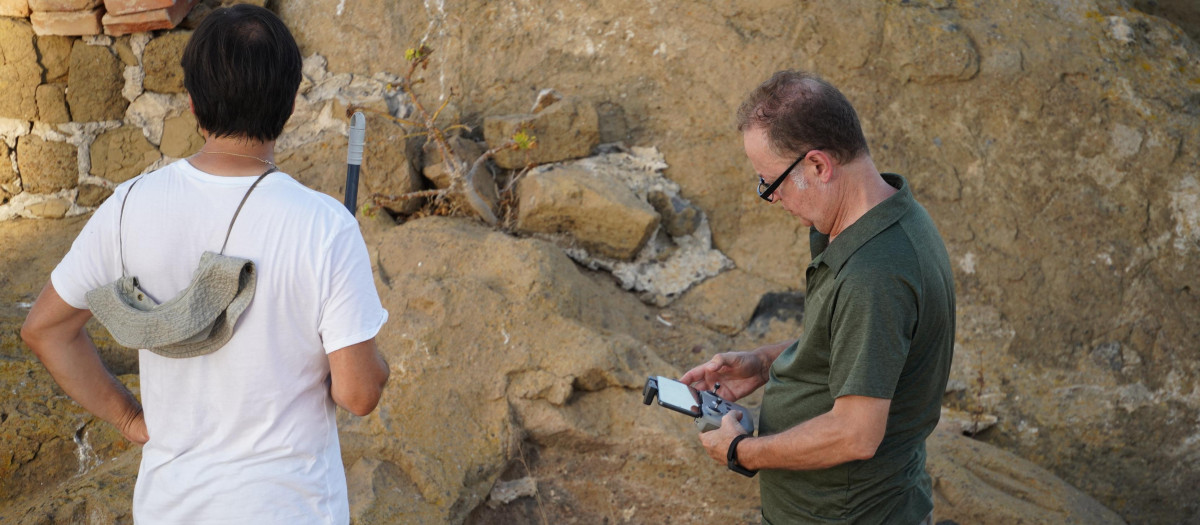 Trabajo arqueológico del Plan de Investigación Arqueológica en la Illa Grossa de les Columbretes