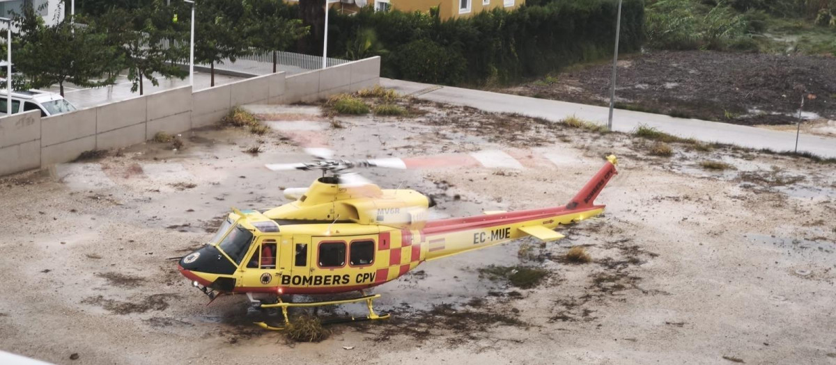 Imagen de un helicóptero durante labores de rescate tras la dana Adam