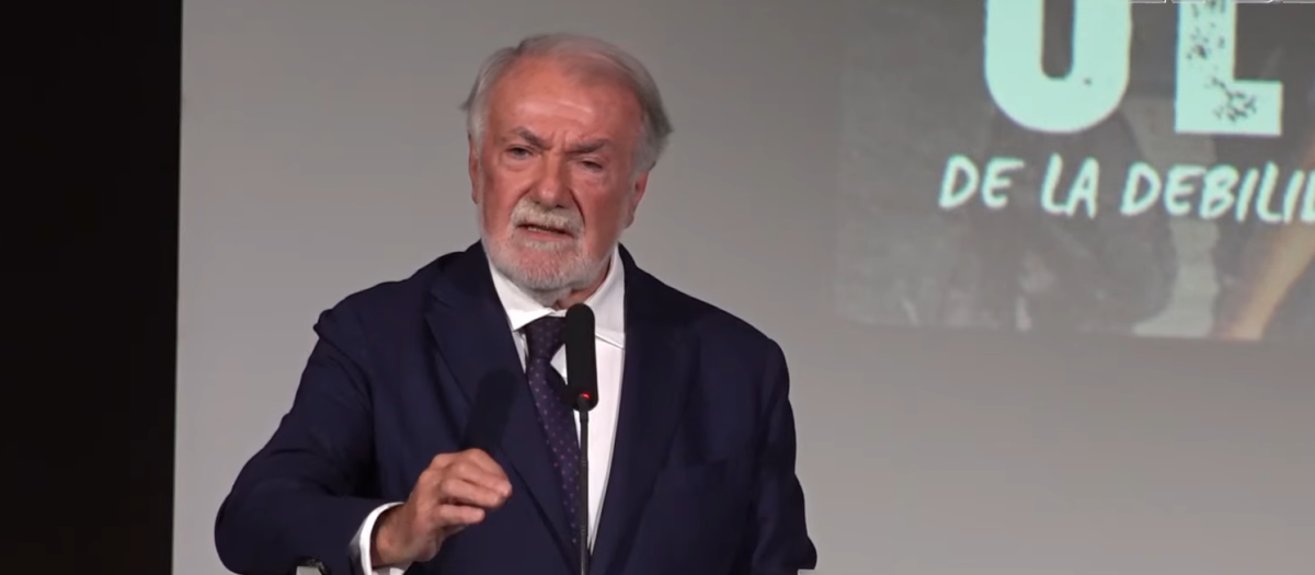 Jaime Mayor Oreja, presidente de NEOS, en el foro de la fundación para analizar la situación de Ceuta