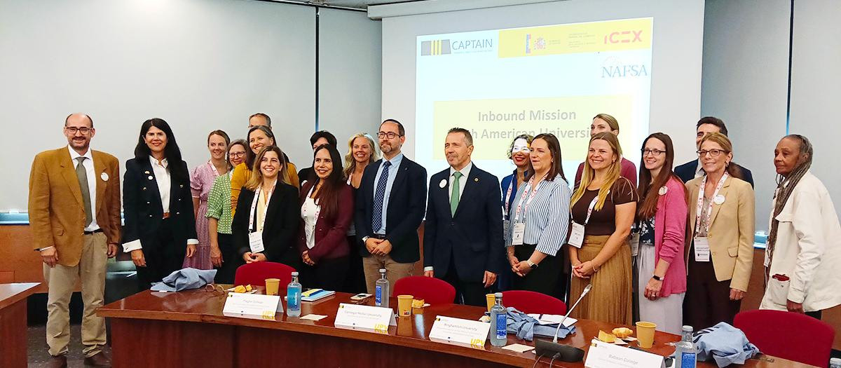 Imagen de la visita de quince instituciones universitarias de Estados Unidos a la UPV en el marco del Proyecto CAPTAIN