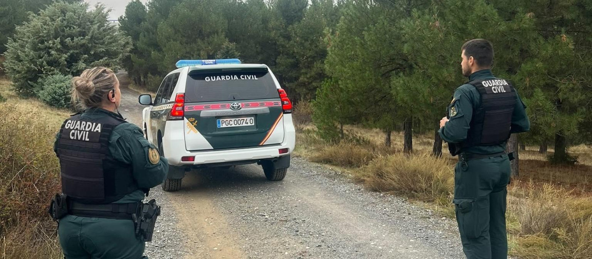 Efectivos del dispositivo de búsqueda del hombre desaparecido en Villacastín, Segovia