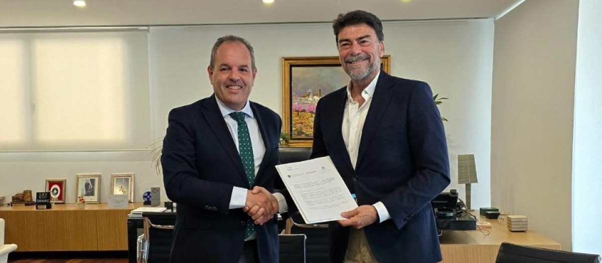 Imagen tomada este miércoles de Carlos Baño y Luis Barcala