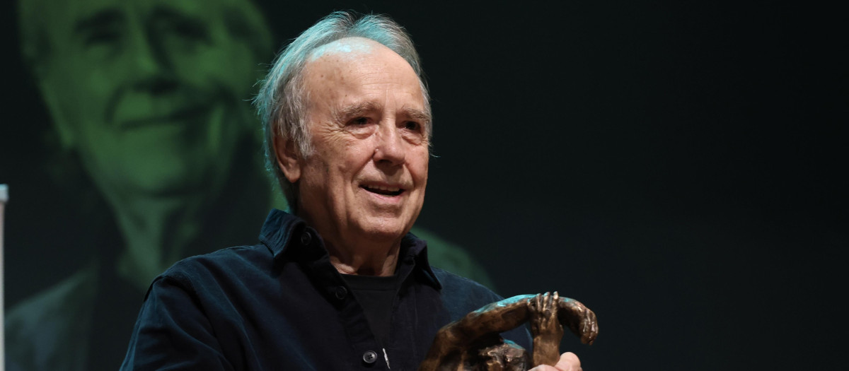 El cantante y compositor, Joan Manuel Serrat, recibe el Premio Leteo 2026