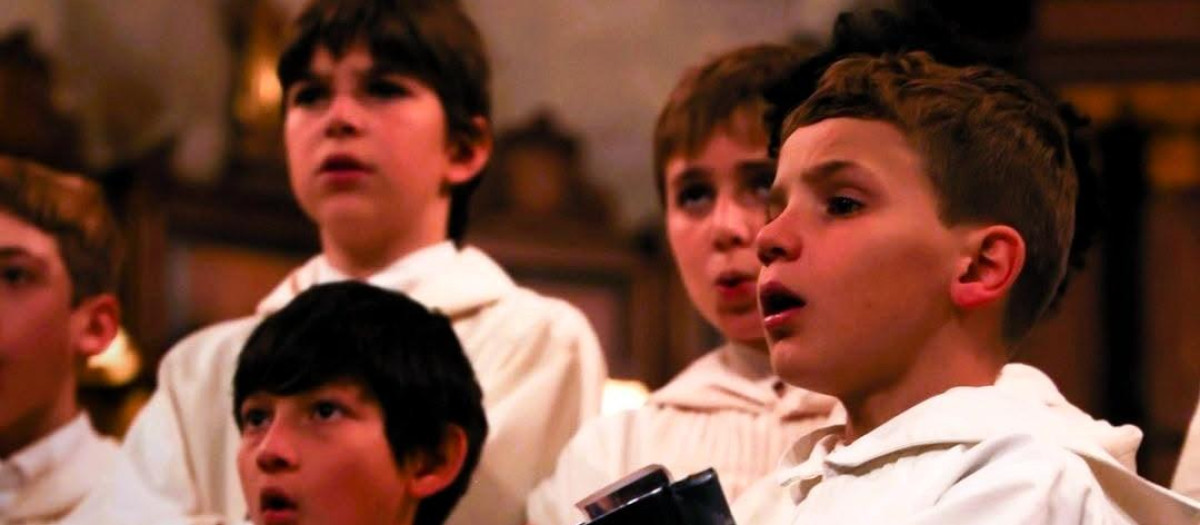 Varios niños de la Escolanía de la Santa Cruz del Valle de los Caídos (Madrid)