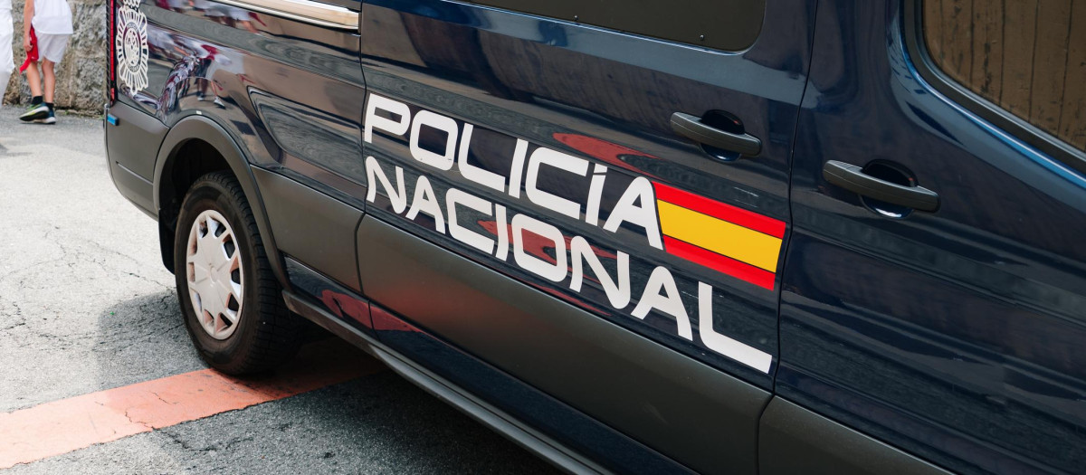 Coche de policía español