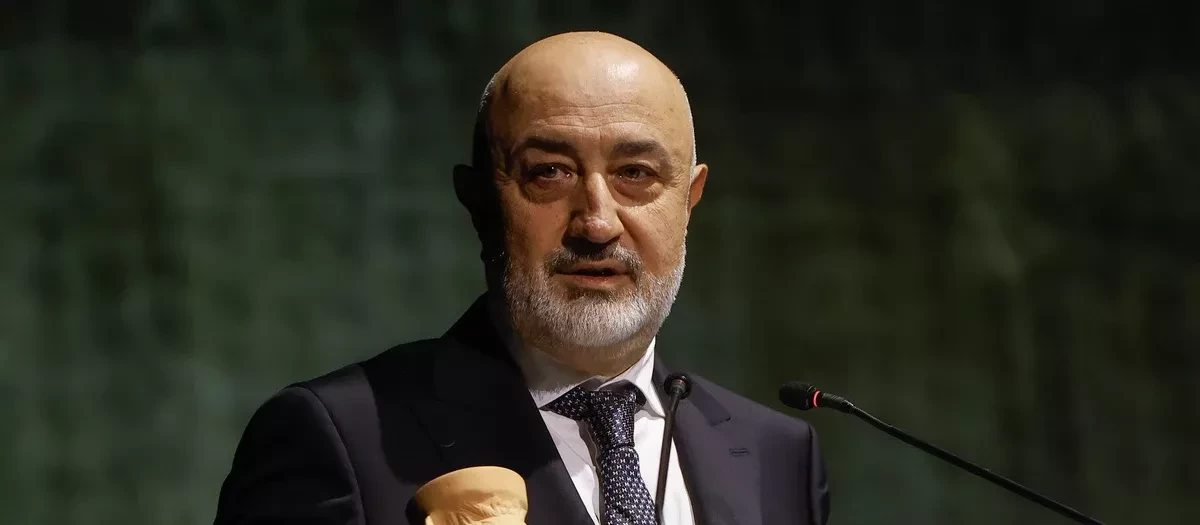 Pablo Álvarez con el premio Azorín