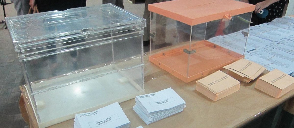 Imagen de archivo de urnas en unas elecciones generales en la Comunidad Valenciana