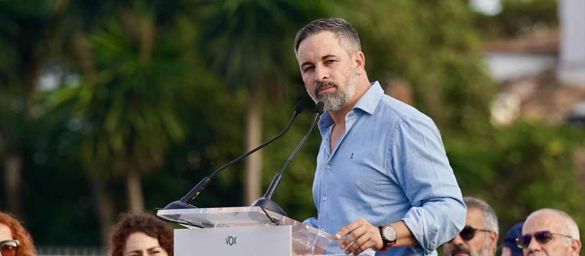 Santiago Abascal en un acto de precampaña en Estepona