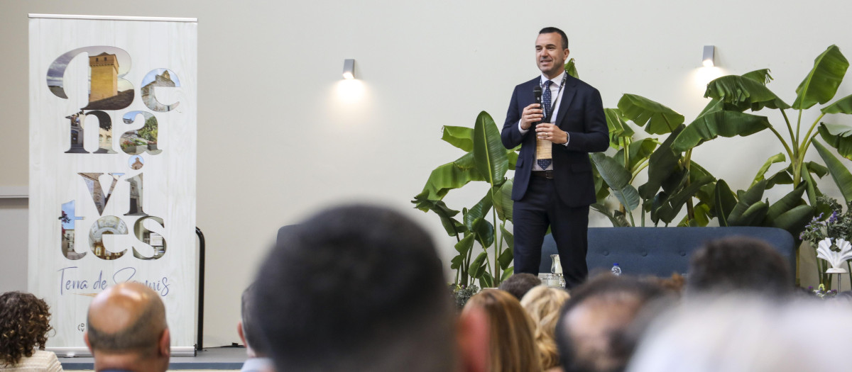 El presidente de la Diputación, Vicent Mompó, participa en la apertura de las XI Jornadas de Administración Local de Benavites