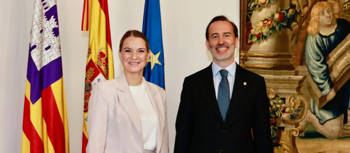(Foto de ARCHIVO)
La presidenta del Govern, Marga Prohens, y el presidente del Parlament baear, Gabriel Le Senne
REMITIDA / HANDOUT por CAIB
Fotografía remitida a medios de comunicación exclusivamente para ilustrar la noticia a la que hace referencia la imagen, y citando la procedencia de la imagen en la firma
12/7/2023