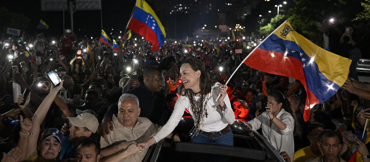 Corina Machado en su llegada a Caracas