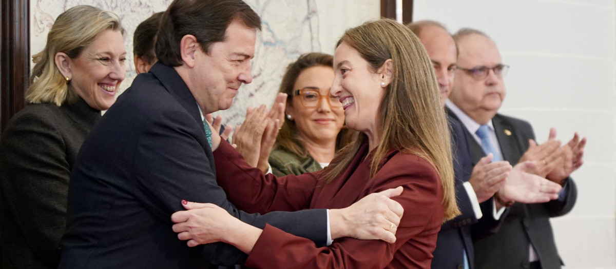 Alfonso Fernández Mañueco, preside el acto de toma de posesión de la nueva Consejera de Educación, María del Valle Ares
