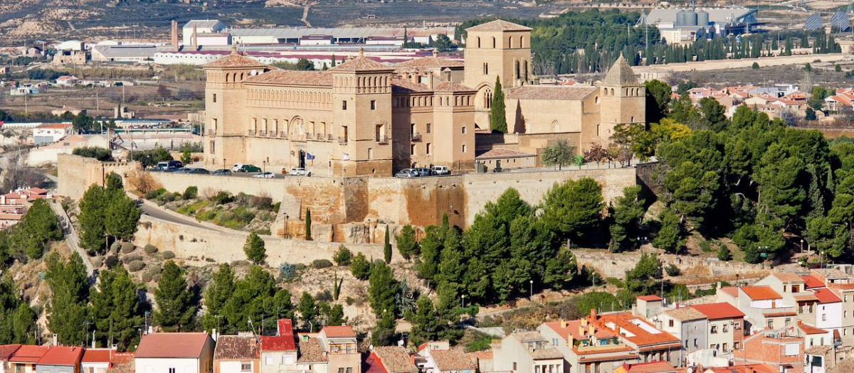 Vista de Alcañiz (Teruel) y su castillo
