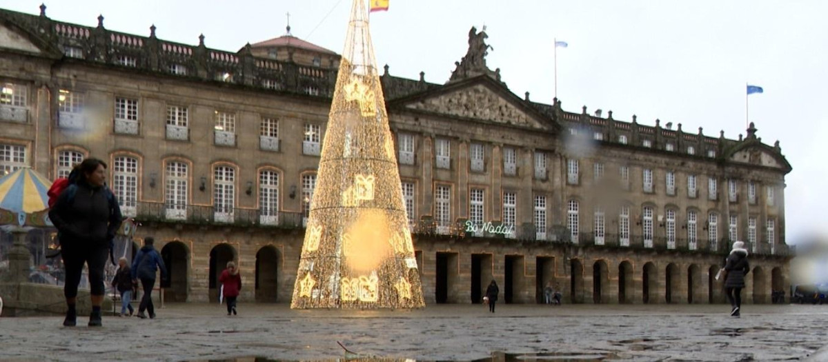 Árbol navideño en la Plaza del Obradoiro