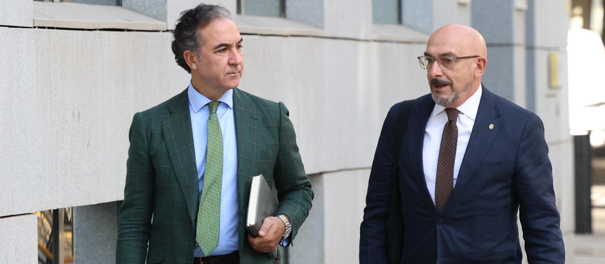 El teniente coronel de la Guardia Civil y jefe de operaciones de la Comandancia de Ceuta, Miguel Lobo,  a su llegada a la Audiencia Nacional, a 26 de octubre de 2026, en Madrid (España). La jueza de la Audiencia Nacional María Tardón ha citado a testificar a consejeros del Ejecutivo de Ceuta, así como a policías y guardias civiles que vivieron de cerca la entrada masiva de inmigrantes desde Marruecos a finales de julio.

Marta Fernández / Europa Press
26/10/2026