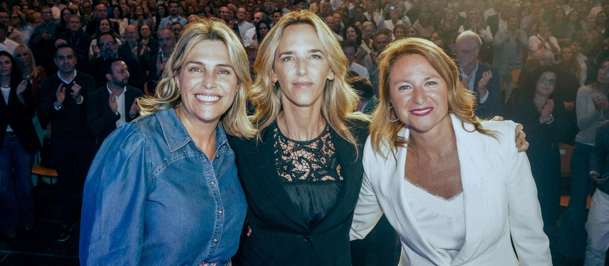 Imagen de Marta Barrachina, Cayetana Álvarez de Toledo y Begoña Carrasco en el acto celebrado este lunes en Castellón