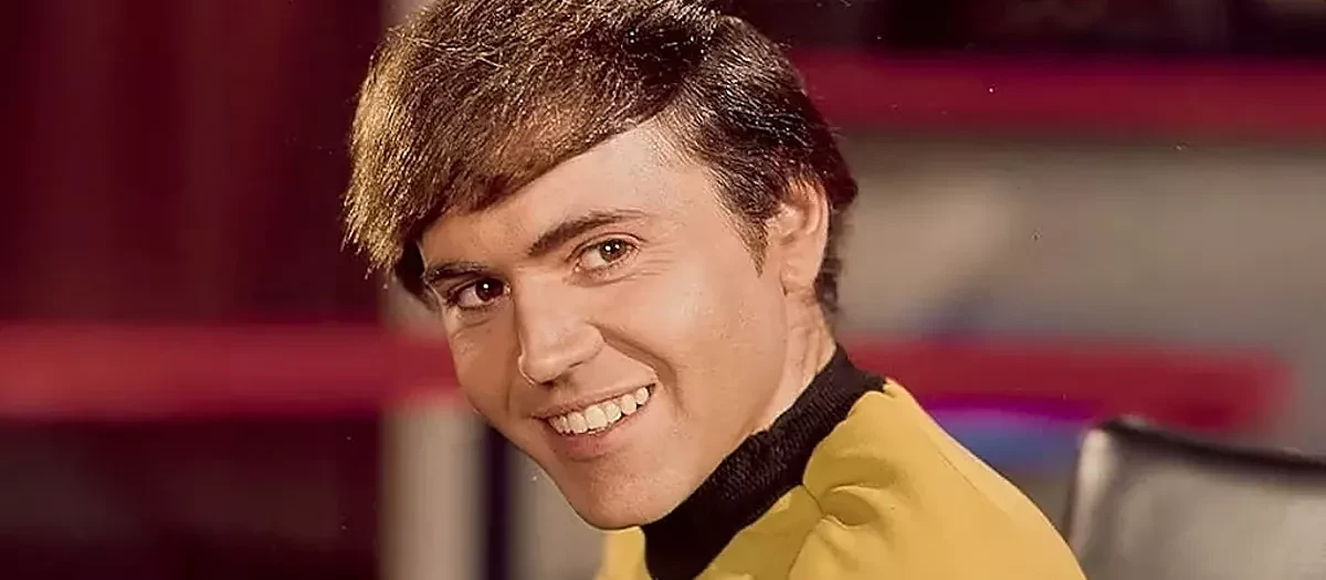 Walter Koenig, caracterizado como su personaje en Star Trek