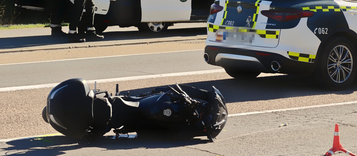 Un motorista ha muerto en un accidente en la carretera CL-512 en Aldeatejada (Salamanca)
