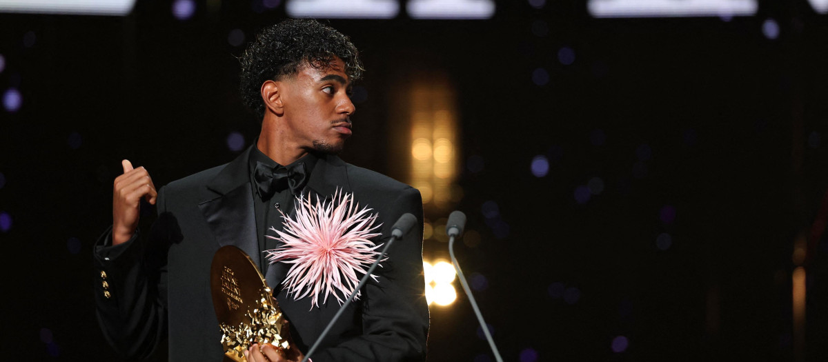Lamine Yamal recibe el premio al mejor jugador joven del año 2026