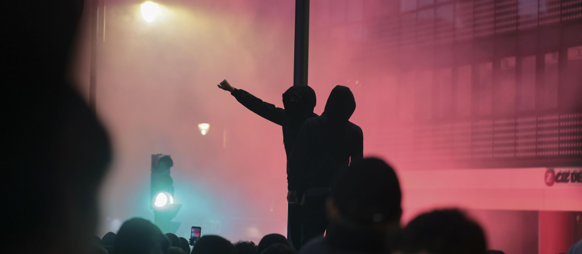 Los radicales de Bilbao, con bengalas