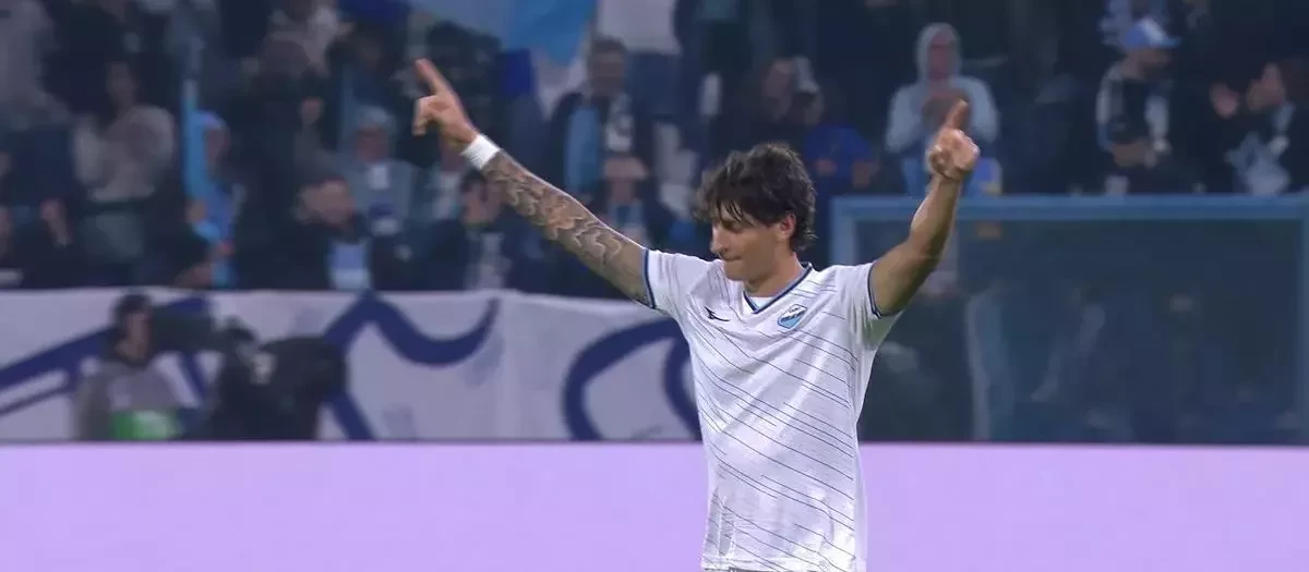 Romano Floriani Mussolini celebra su primer gol con la Lazio