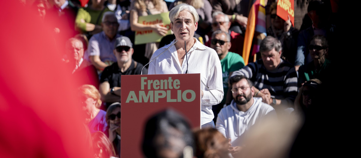 (Foto de ARCHIVO)
La candidata a la presidencia por el Frente Amplio, Ada Colau, durante un acto público en el marco de la precampaña de las elecciones generales del próximo 29 de noviembre, en el parque Cuartel Huertas, a 25 de octubre de 2026, en Móstoles, Madrid (España). La formación ha ideado la cita como un encuentro para acercar su proyecto político a la población.

A. Pérez Meca / Europa Press
25/10/2026