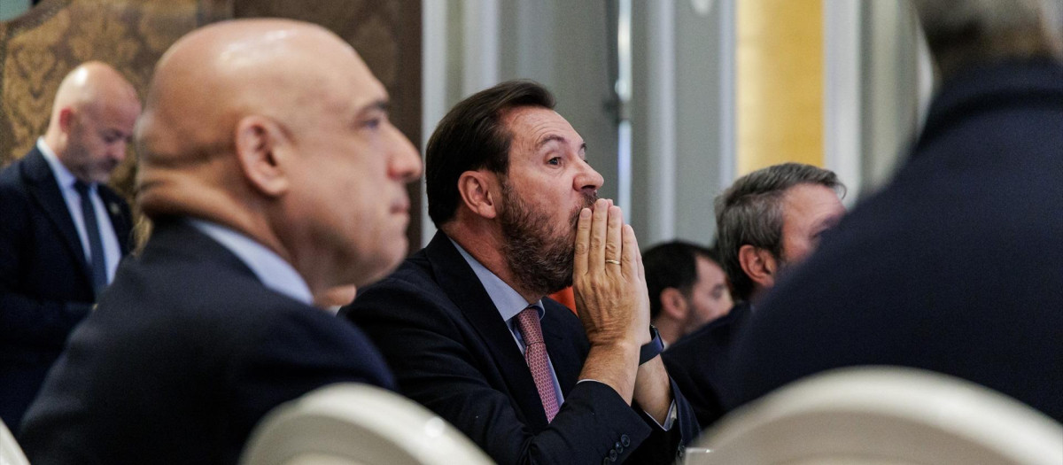 El ministro de Transportes y Movilidad Sostenible, Óscar Puente, interviene durante un desayuno informativo de Fórum Europa, en el hotel Mandarin Oriental Ritz, a 26 de octubre de 2026, en Madrid (España).

Carlos Luján / Europa Press
26/10/2026