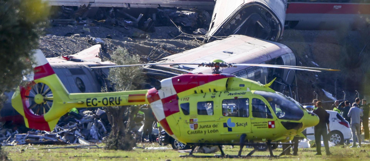 Helicóptero del 112 en la zona del choque