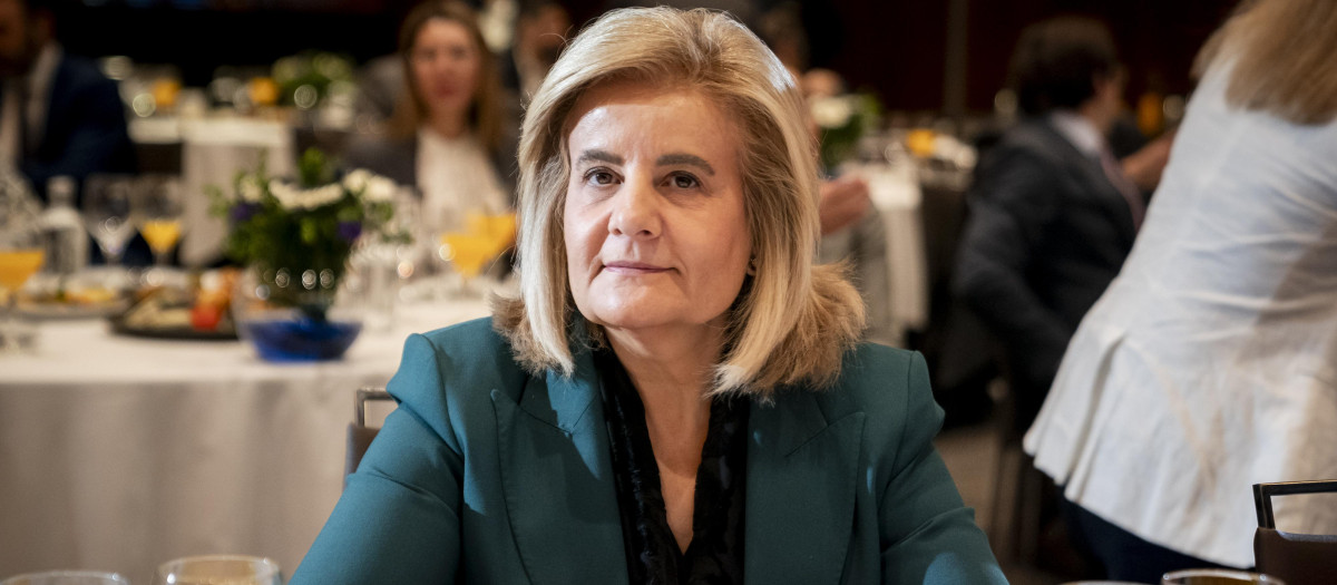 La exministra de Trabajo, Fátima Báñez, durante el diálogo entre el presidente de Mapfre, Antonio Huertas, con el presidente de EY España, Federico Linares, sobre el papel de la formación en el mercado laboral, en Eurostars Madrid Tower, a 9 de mayo de 2025, en Madrid (España).,Image: 996953548, License: Rights-managed, Restrictions: , Model Release: no  , Credit line: A. Pérez Meca / Europa Press