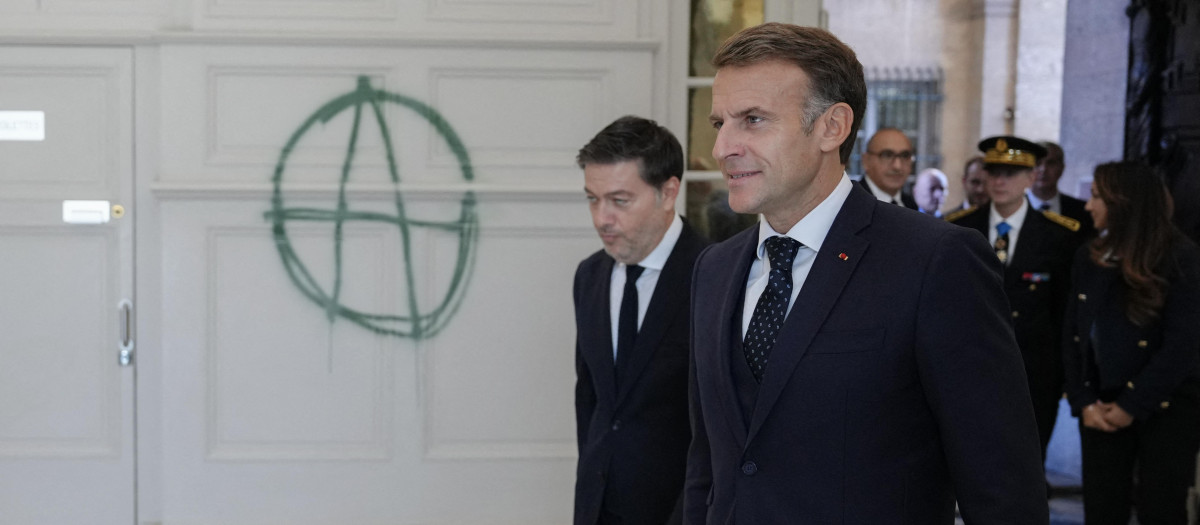 Enmmanuel Macron en el Ayuntamiento de Marsella