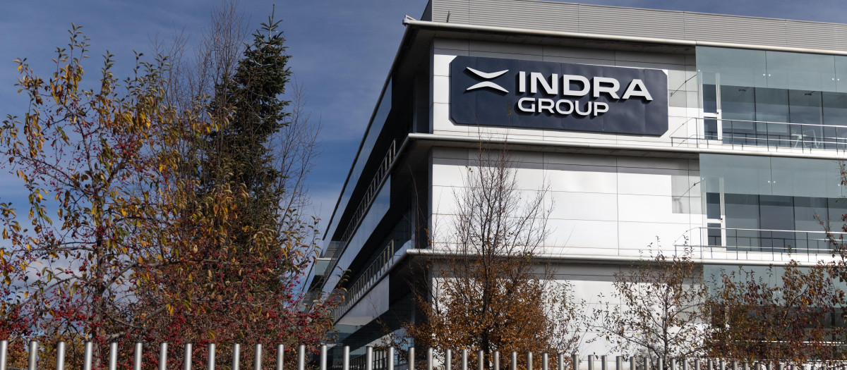 Fachada de la sede de Indra