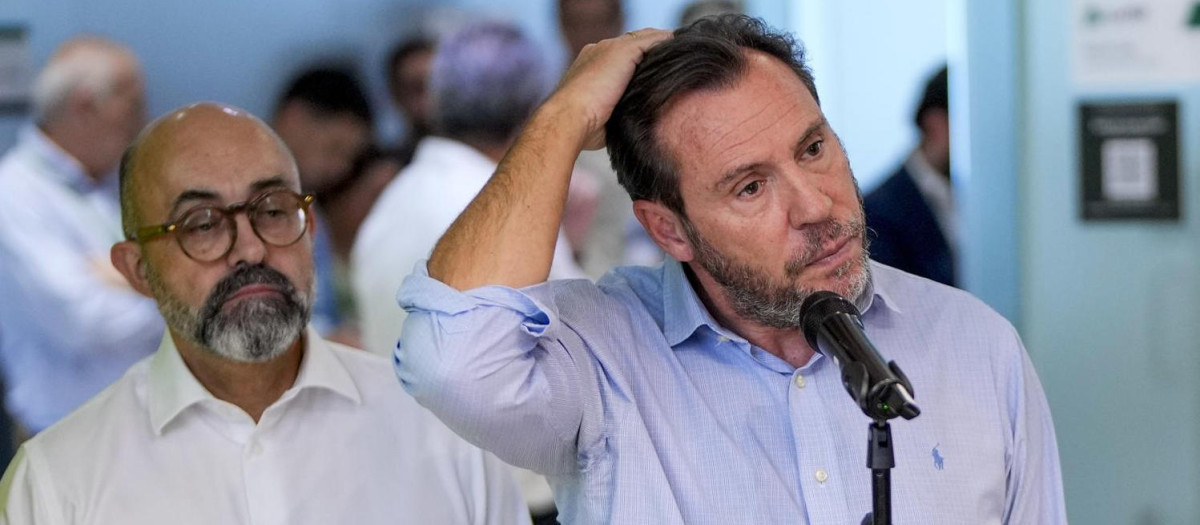 El ministro de Transportes, Óscar Puente, comparece ayer ante los medios de comunicación