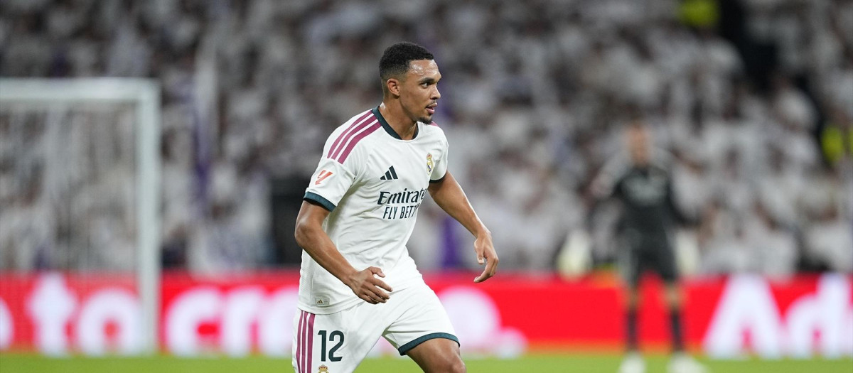 Trent Alexander-Arnold, durante un partido con el Real Madrid esta temporada