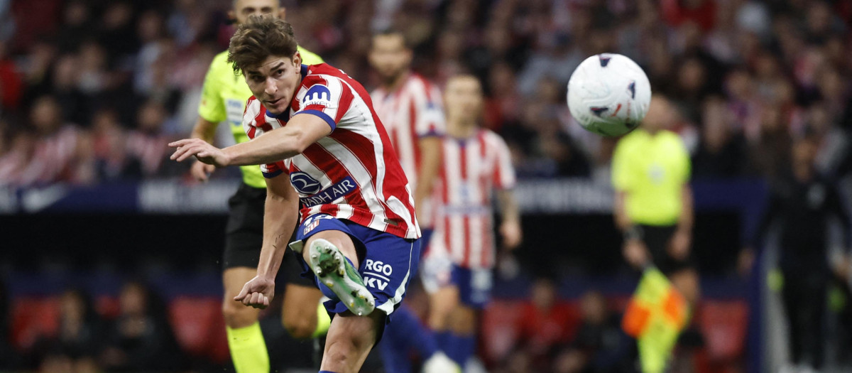 Julián Álvarez, durante el Atlético de Madrid - Deportivo de La Coruña