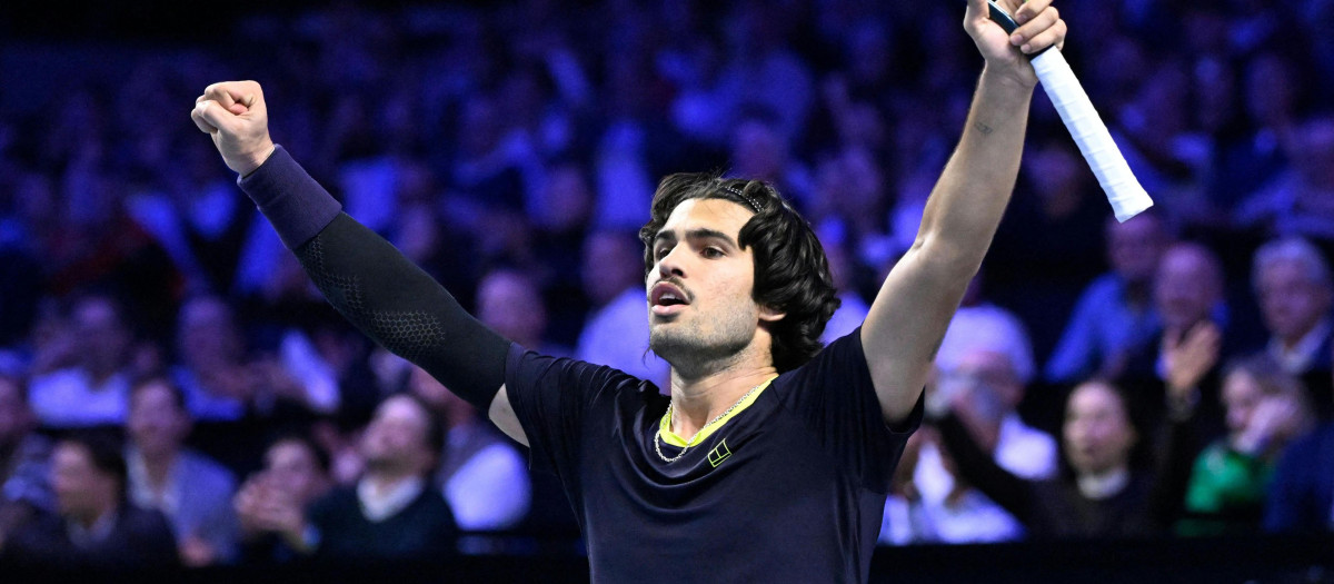 Carlos Alcaraz celebra la victoria en los octavos de final del ATP 500 de Viena