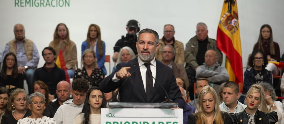 El presidente nacional de Vox, Santiago Abascal, este jueves, en un mitin de precampaña en Ávila