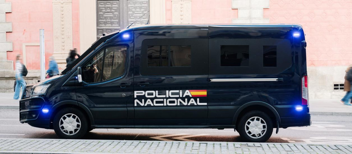 Furgoneta de la Policía Nacional