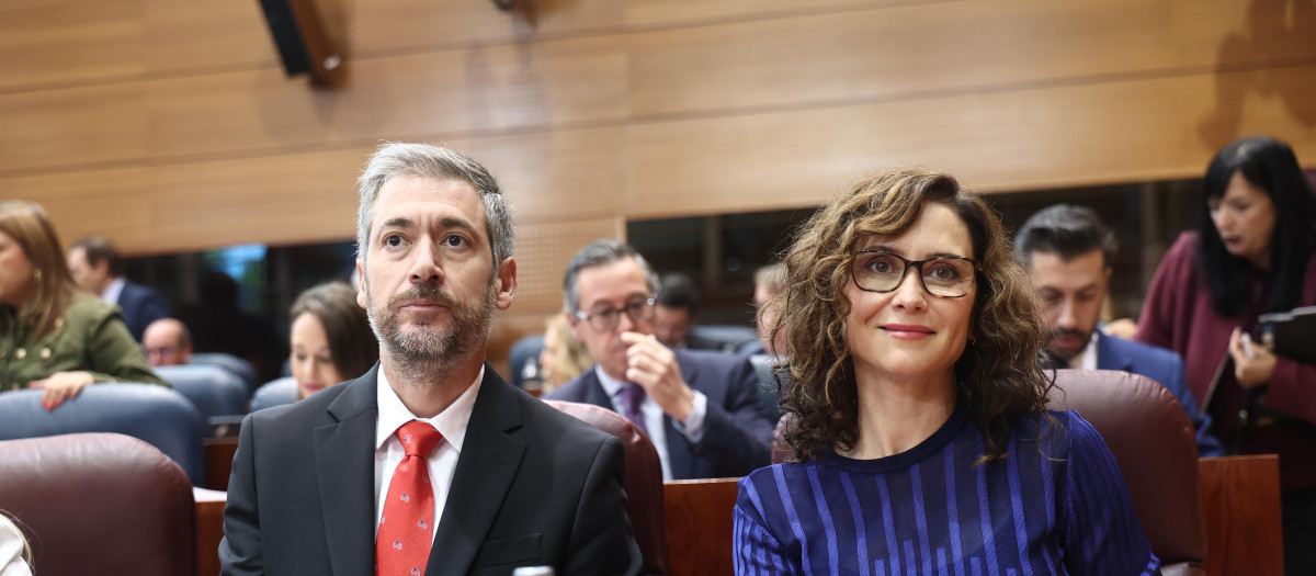 La presidenta de la Comunidad de Madrid, Isabel Díaz Ayuso, y el consejero de Presidencia, Justicia y Administración Local de la Comunidad de Madrid, Miguel Ángel García Martín