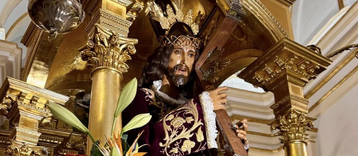 El Santísimo Cristo de Urda, preparado para salir en procesión