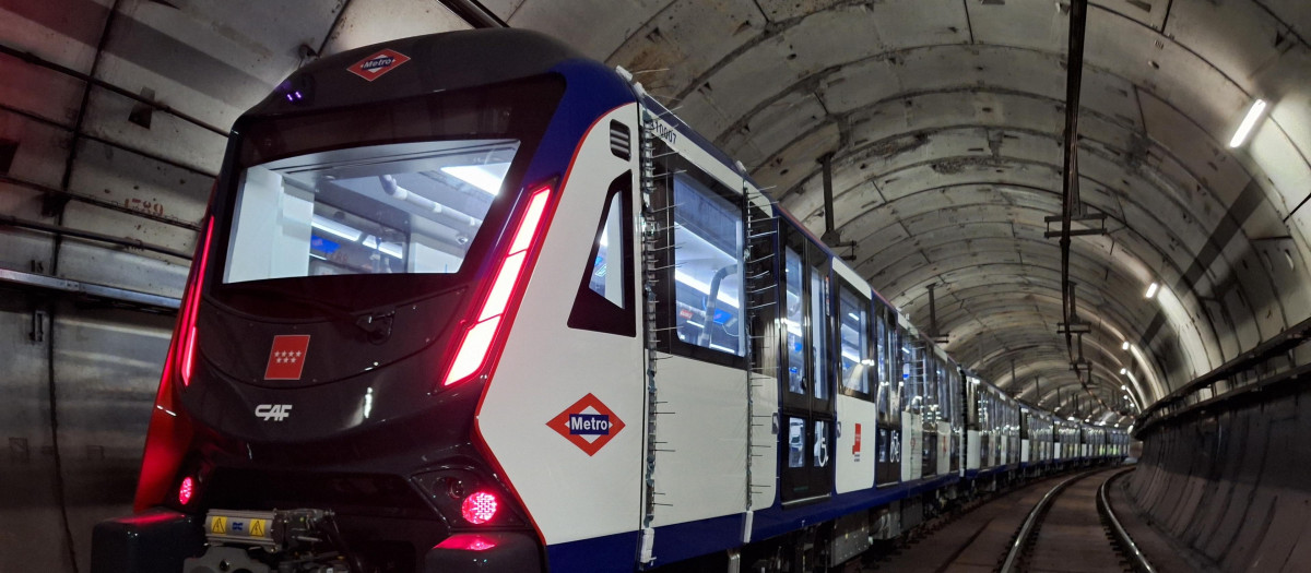 Uno de los nuevos trenes automáticos de la Línea 6 de pruebas en el suburbano madrileño