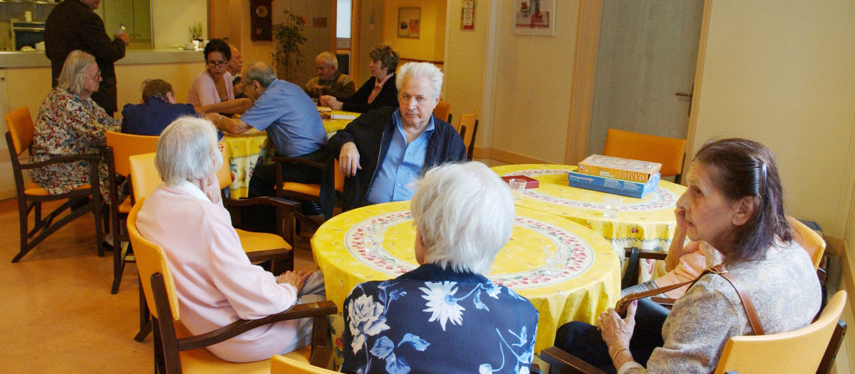 Ancianos en una residencia