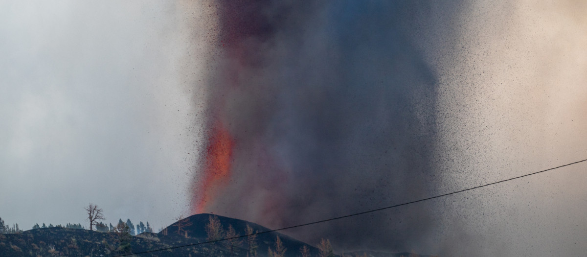 El volcán 24 horas después de su erupción