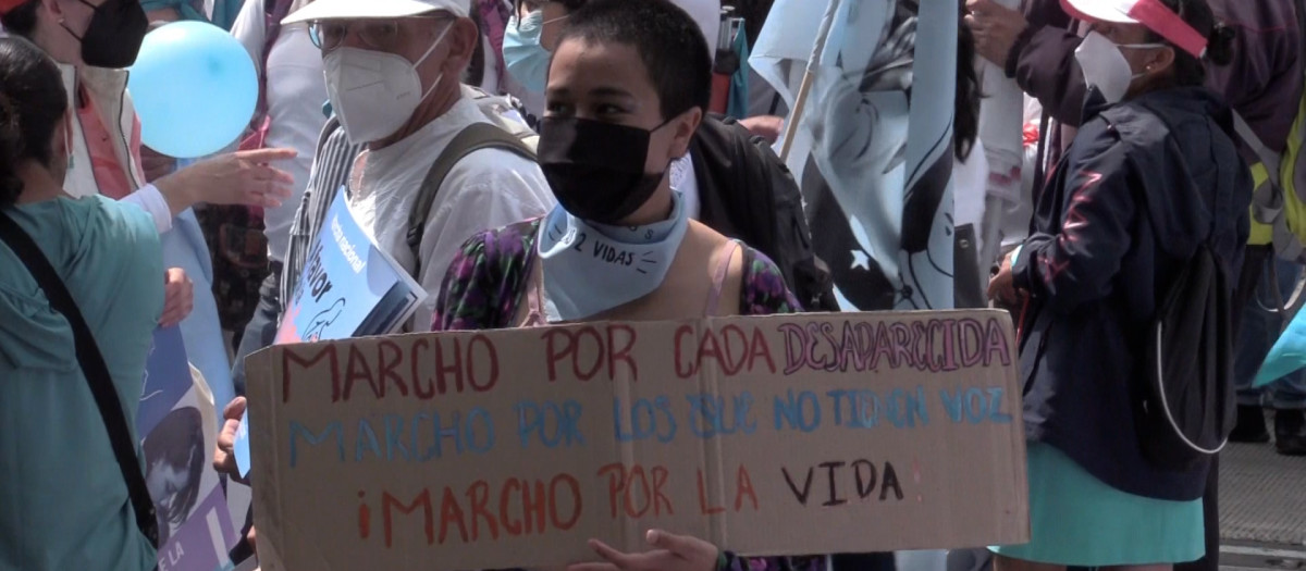 Miles de personas marchan en México en contra del aborto