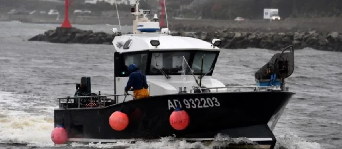 Pesqueros varados en la costa de Jersey