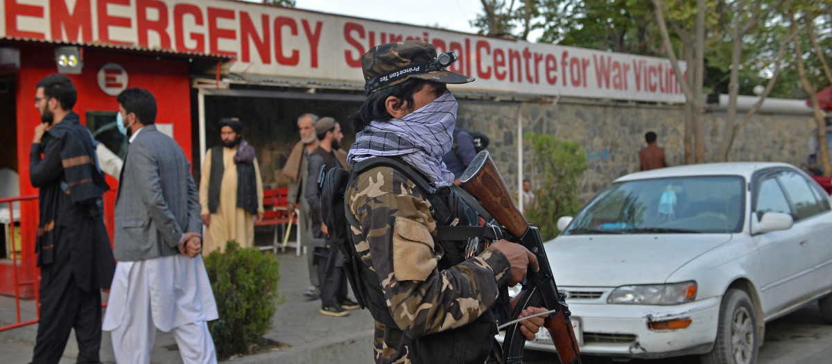 Hospital en Kabul tras una explosión, foto de archivo